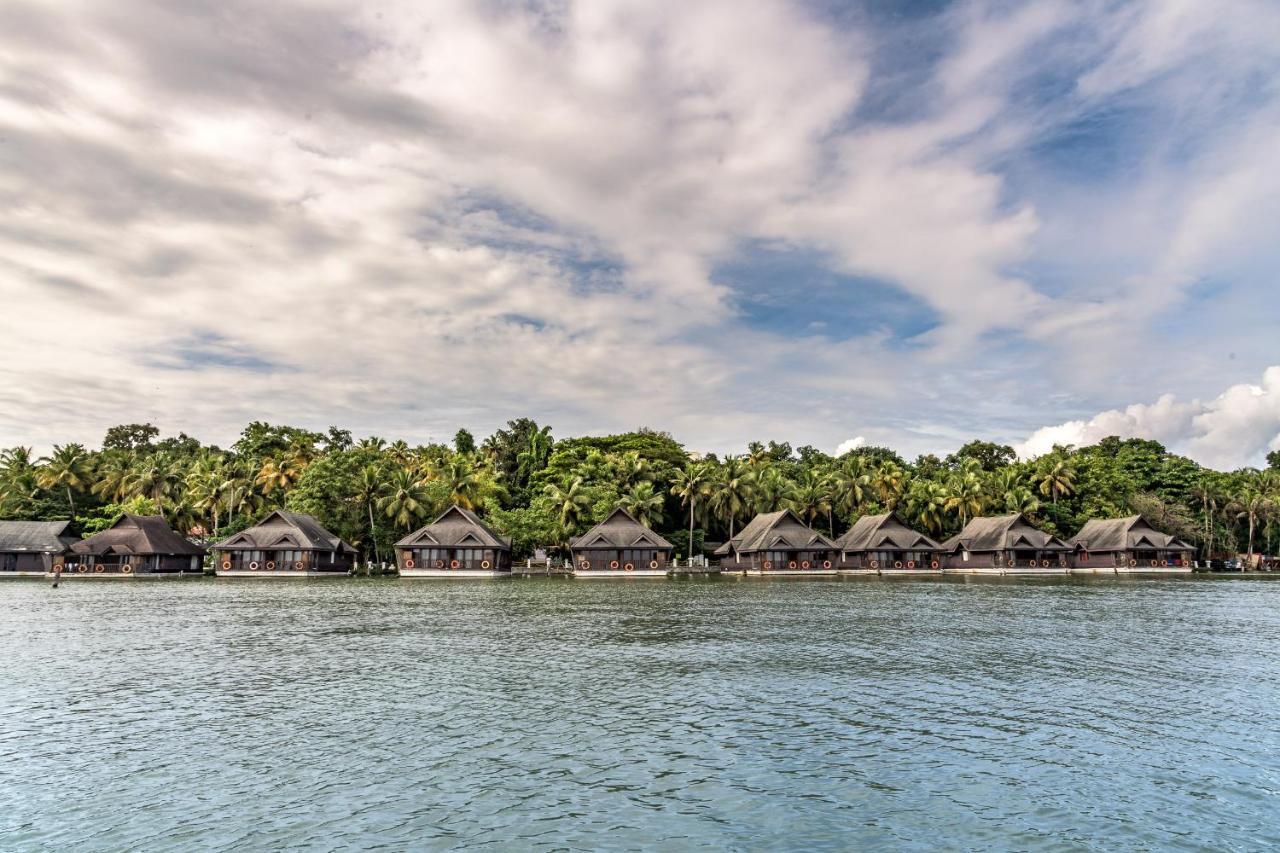 Club Mahindra Ashtamudi Hotell Nīndakara Eksteriør bilde