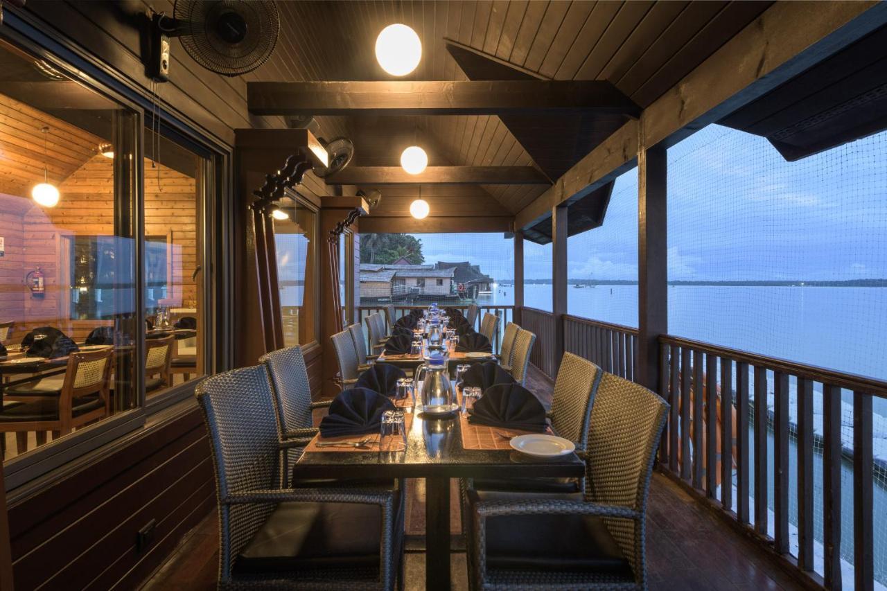 Club Mahindra Ashtamudi Hotell Nīndakara Eksteriør bilde