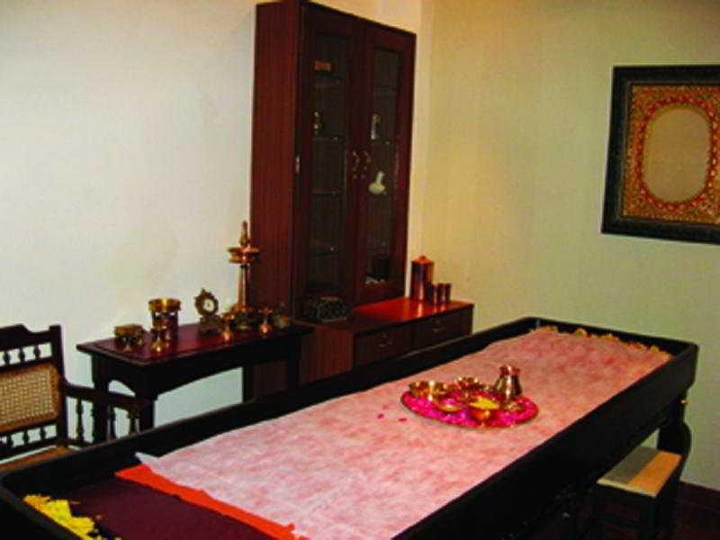 Club Mahindra Ashtamudi Hotell Nīndakara Eksteriør bilde