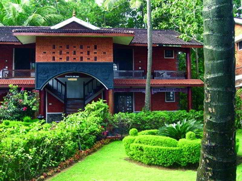 Club Mahindra Ashtamudi Hotell Nīndakara Eksteriør bilde