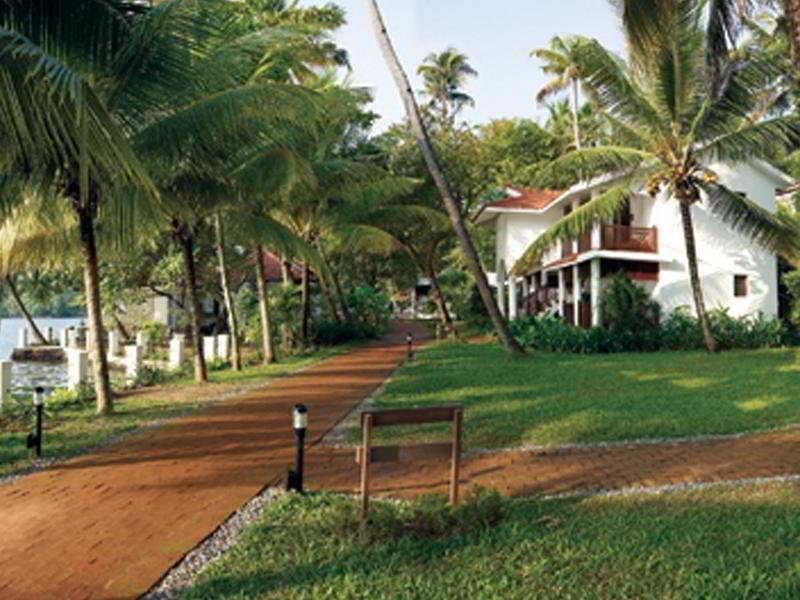 Club Mahindra Ashtamudi Hotell Nīndakara Eksteriør bilde