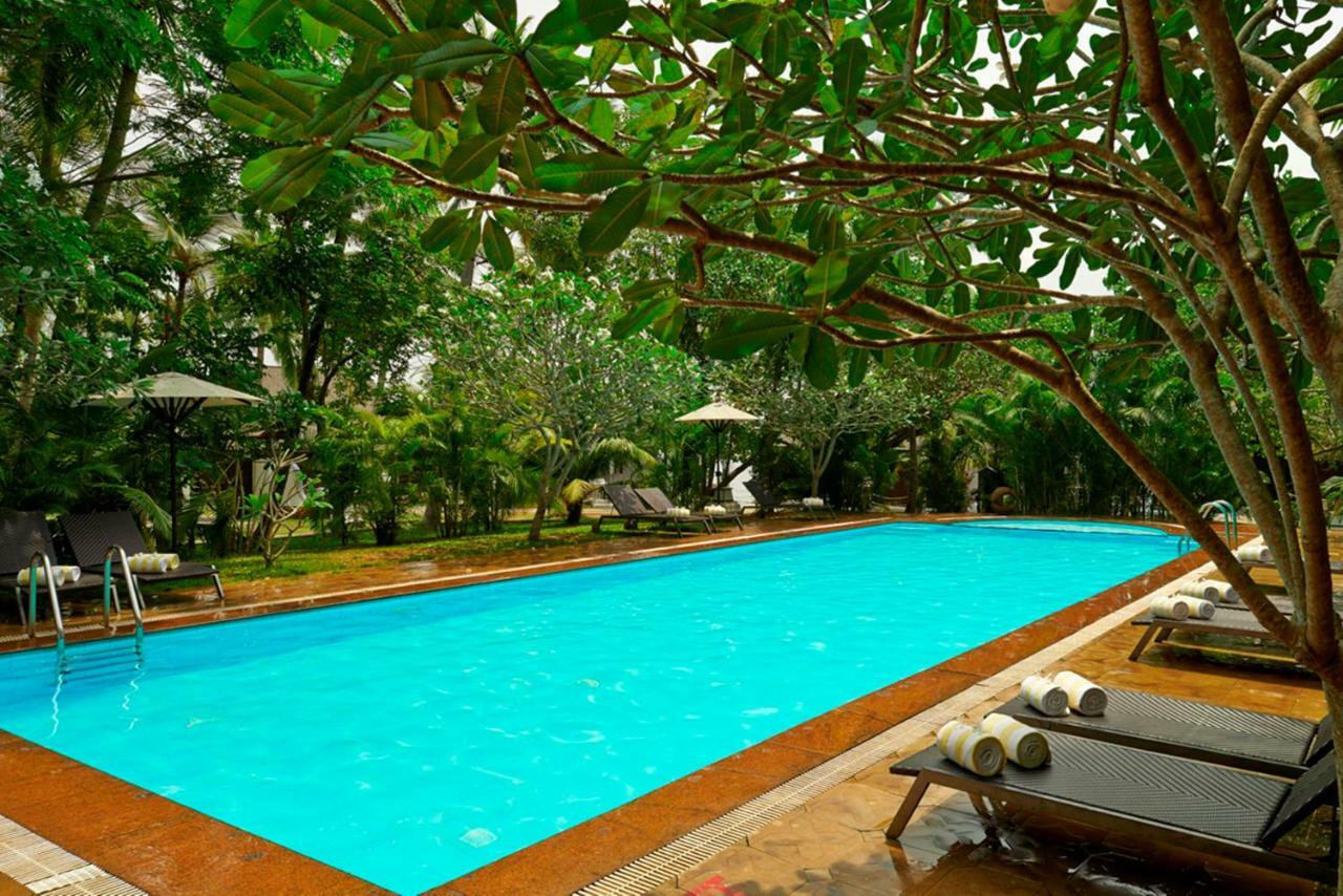 Club Mahindra Ashtamudi Hotell Nīndakara Eksteriør bilde