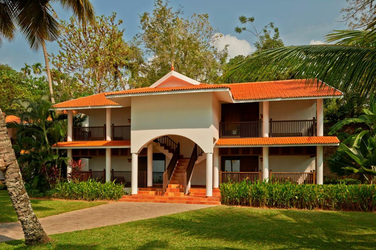 Club Mahindra Ashtamudi Hotell Nīndakara Eksteriør bilde
