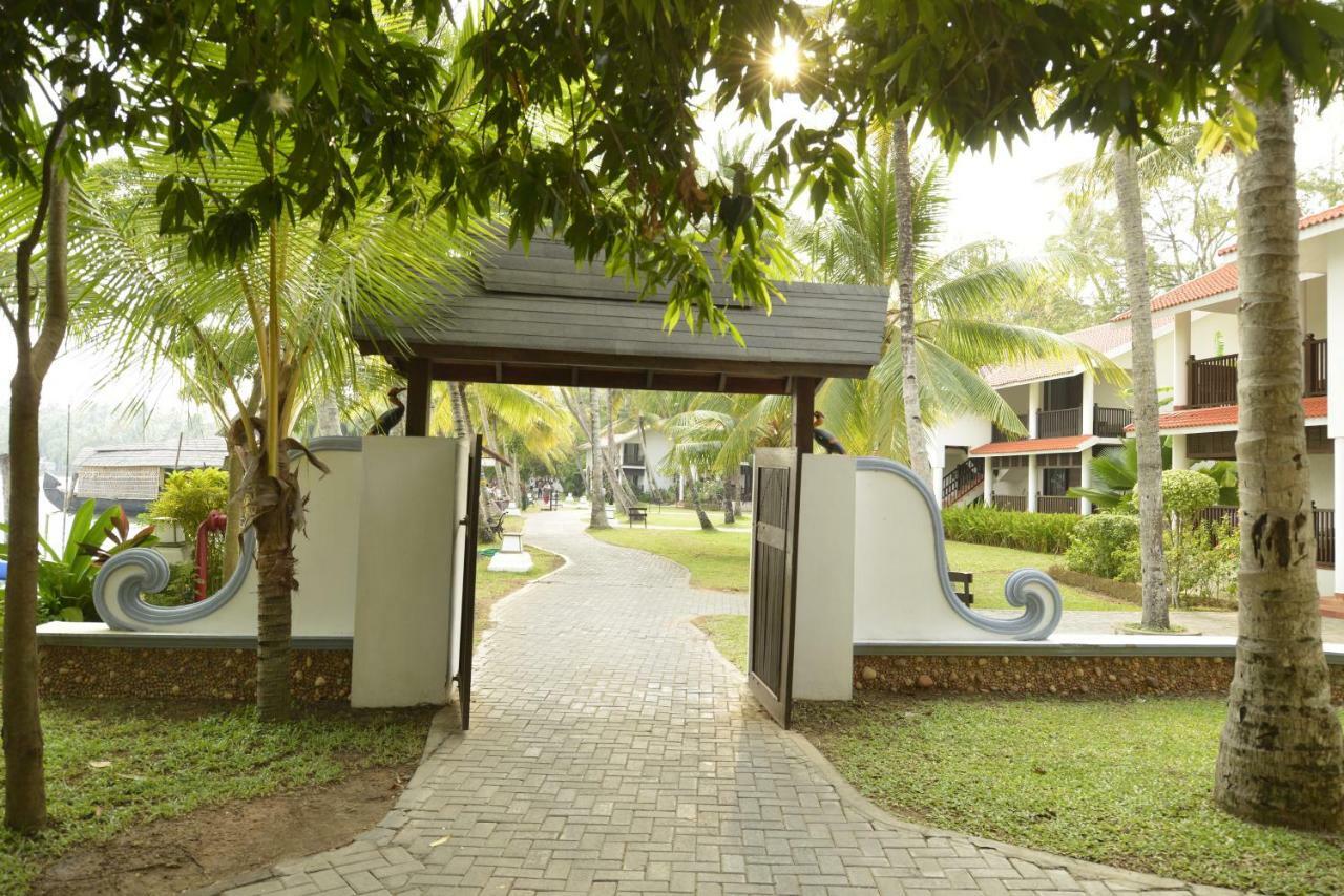 Club Mahindra Ashtamudi Hotell Nīndakara Eksteriør bilde
